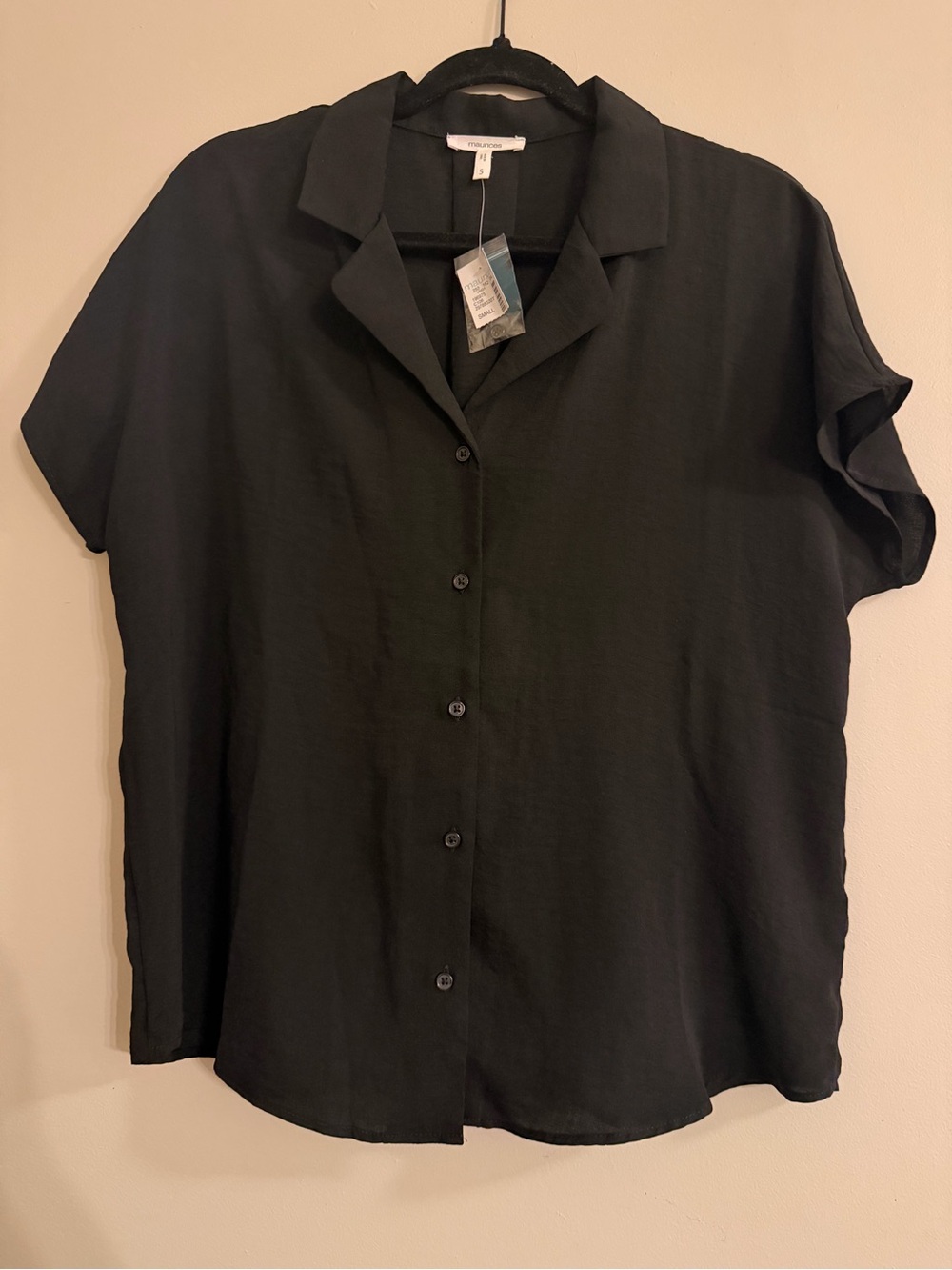 Maurices Black Short-Sleeve Button-Down Shirt